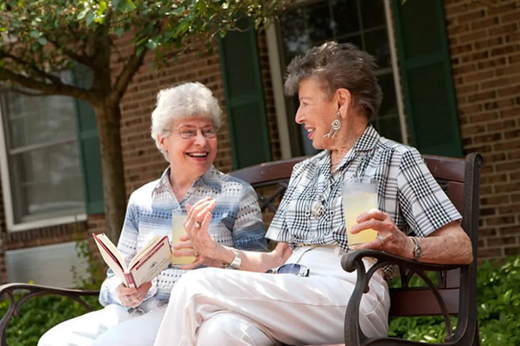 Choosing a Senior Living Community: Essential Tips and Advice