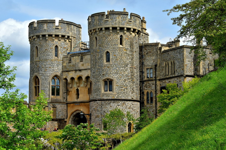 Exploring Castles: A Journey Through History and Architecture